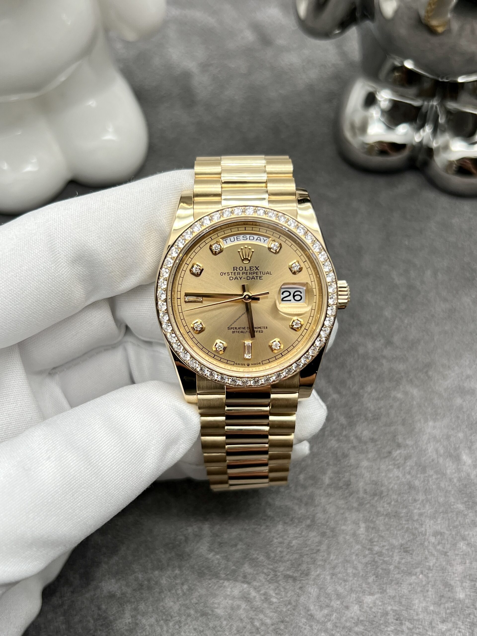 rolex week calendar series M118348-0037 18K gold watch